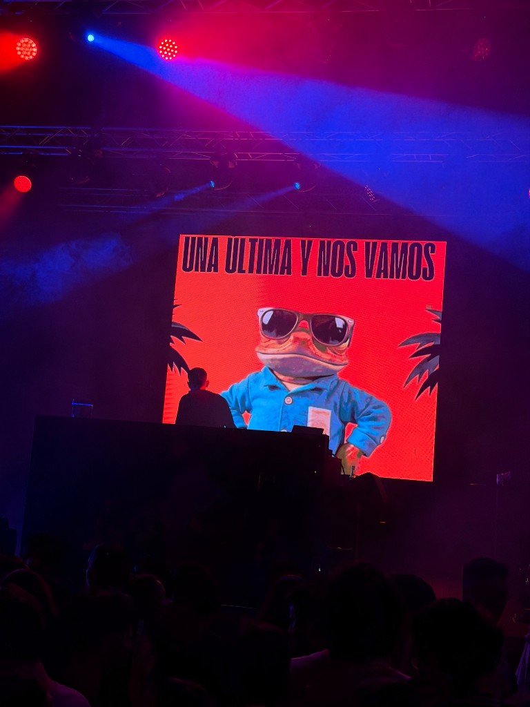Ambiente visual de una Fiesta ATI