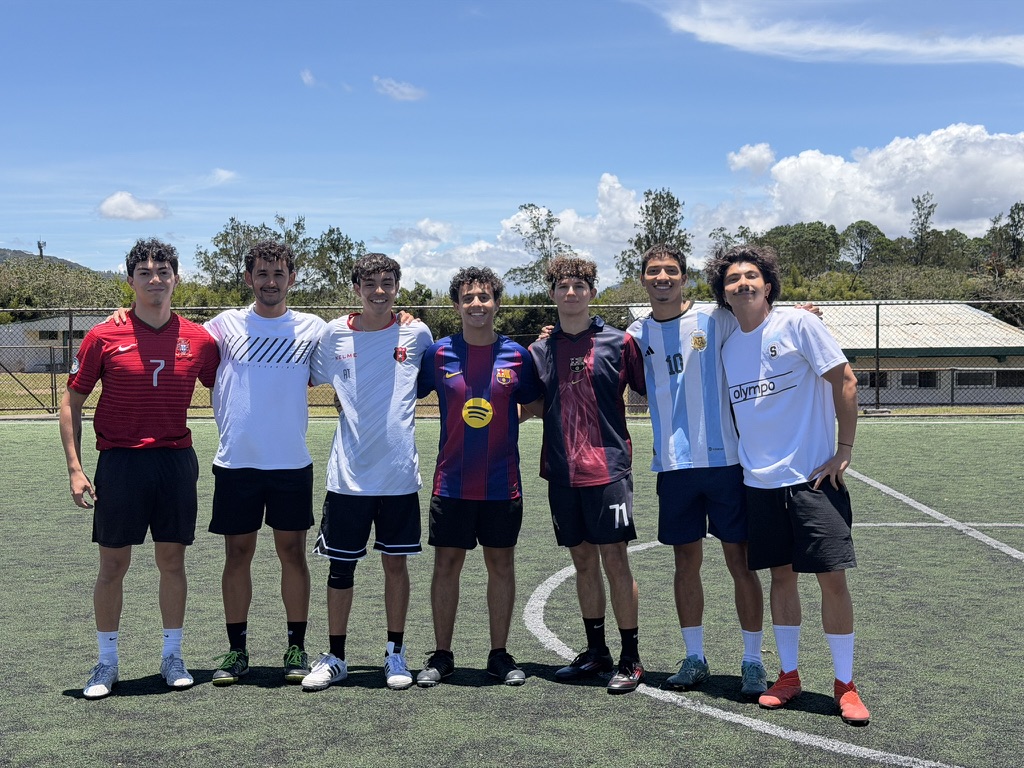 Reconocimiento académico en ceremonia institucional